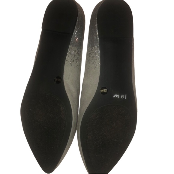 BCBGeneration size 10 silver / gray Suede flats with sparkle at heel - Picture 3 of 9